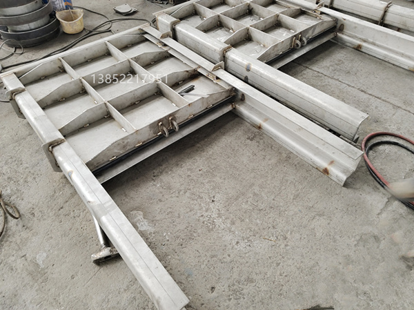 鋼制閘門噴鋅防腐工藝要點說明(圖1) 6546565435.jpg